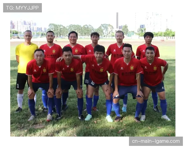 花絮：比赛用球漏气，第四官员紧急更换新球